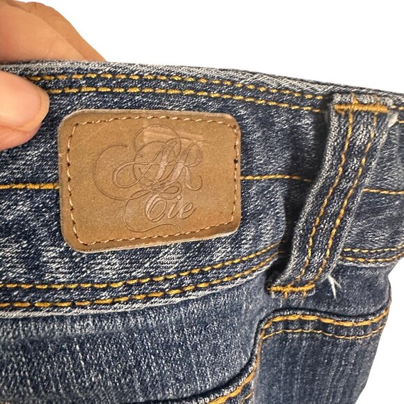 American Rag  Size 18  Crop Denim Capri Jeans With Button Zip Closure - Picture 13 of 16